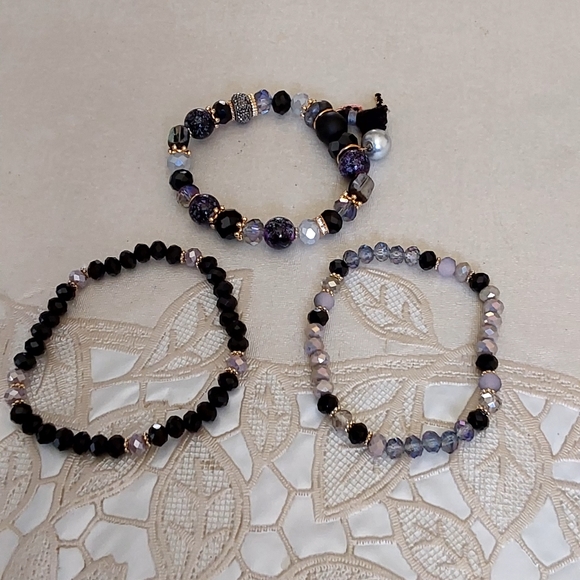 3 pieces  Jewelry/Bracelets - Picture 3 of 3